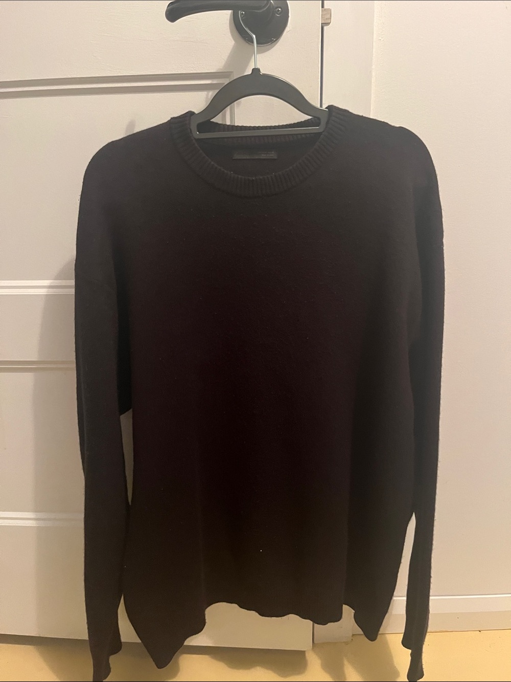 Zara Men's Black Crewneck Sweater